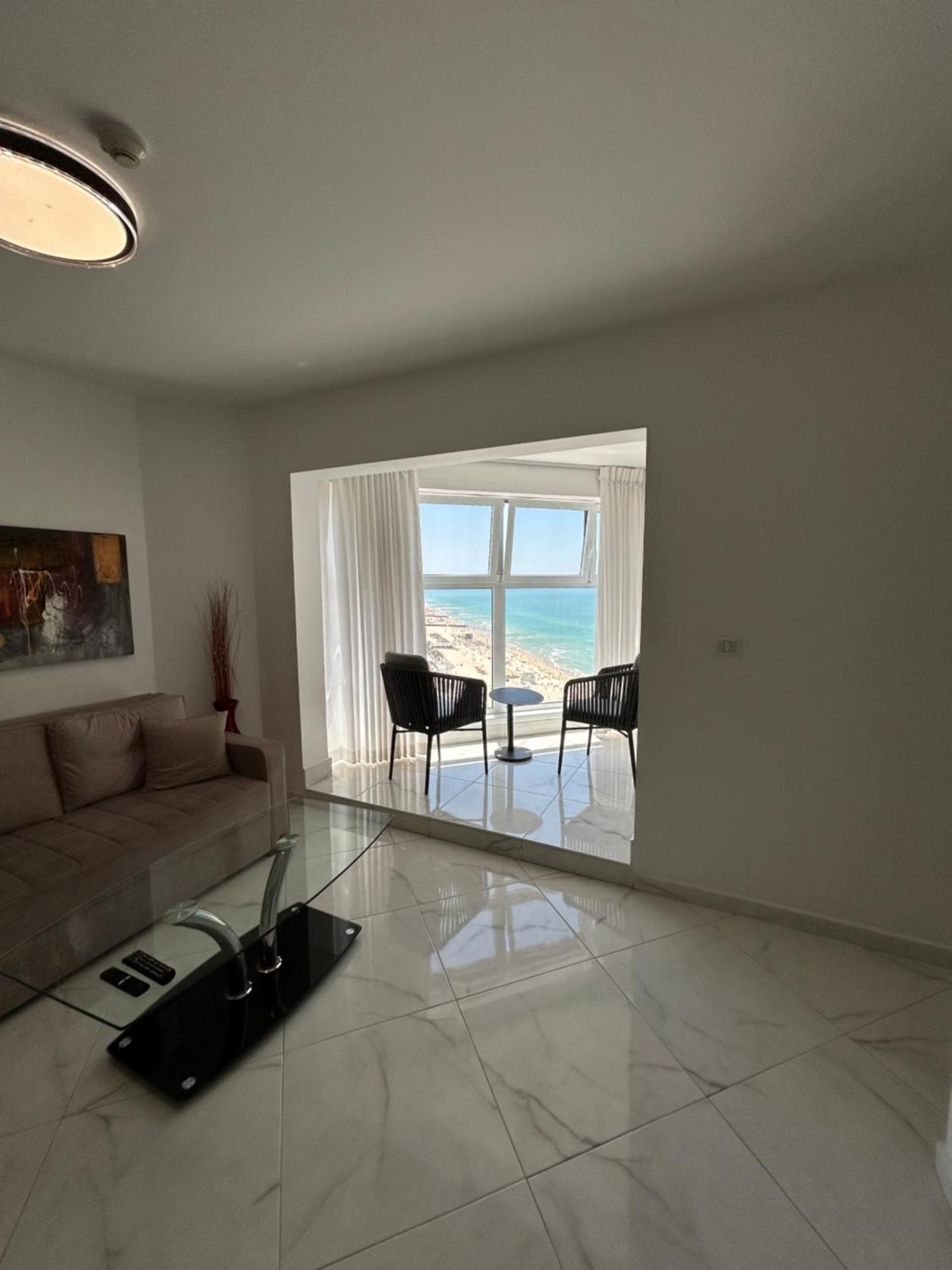 סוויטת אהבה מתוקה על הים-Sweet Love Suite On The Sea บัตยัม ภายนอก รูปภาพ