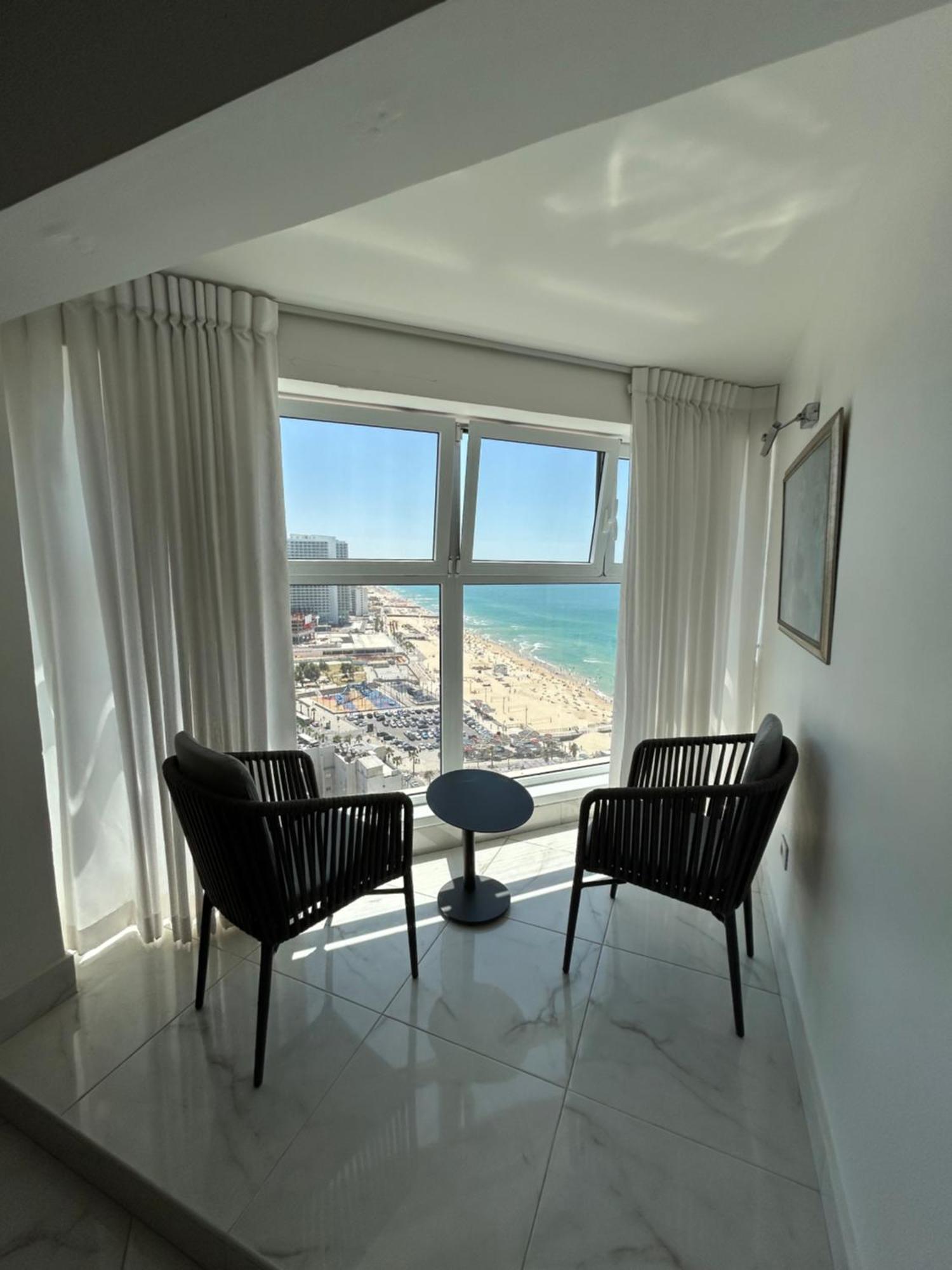 סוויטת אהבה מתוקה על הים-Sweet Love Suite On The Sea บัตยัม ภายนอก รูปภาพ